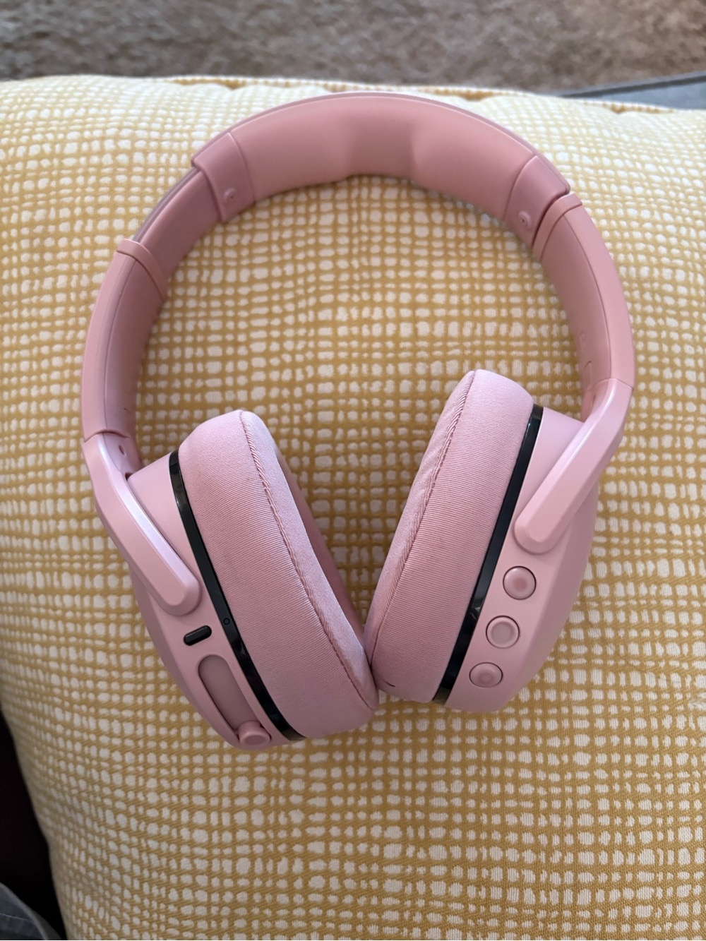 Skullcandy Over-Ear Headphones in Pink